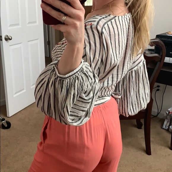 Altair’s State | Crop Top - Picture 4 of 8